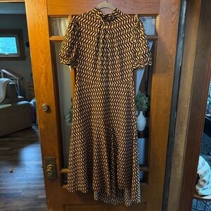 Who What Wear Black and Tan Geometric Midi Dress